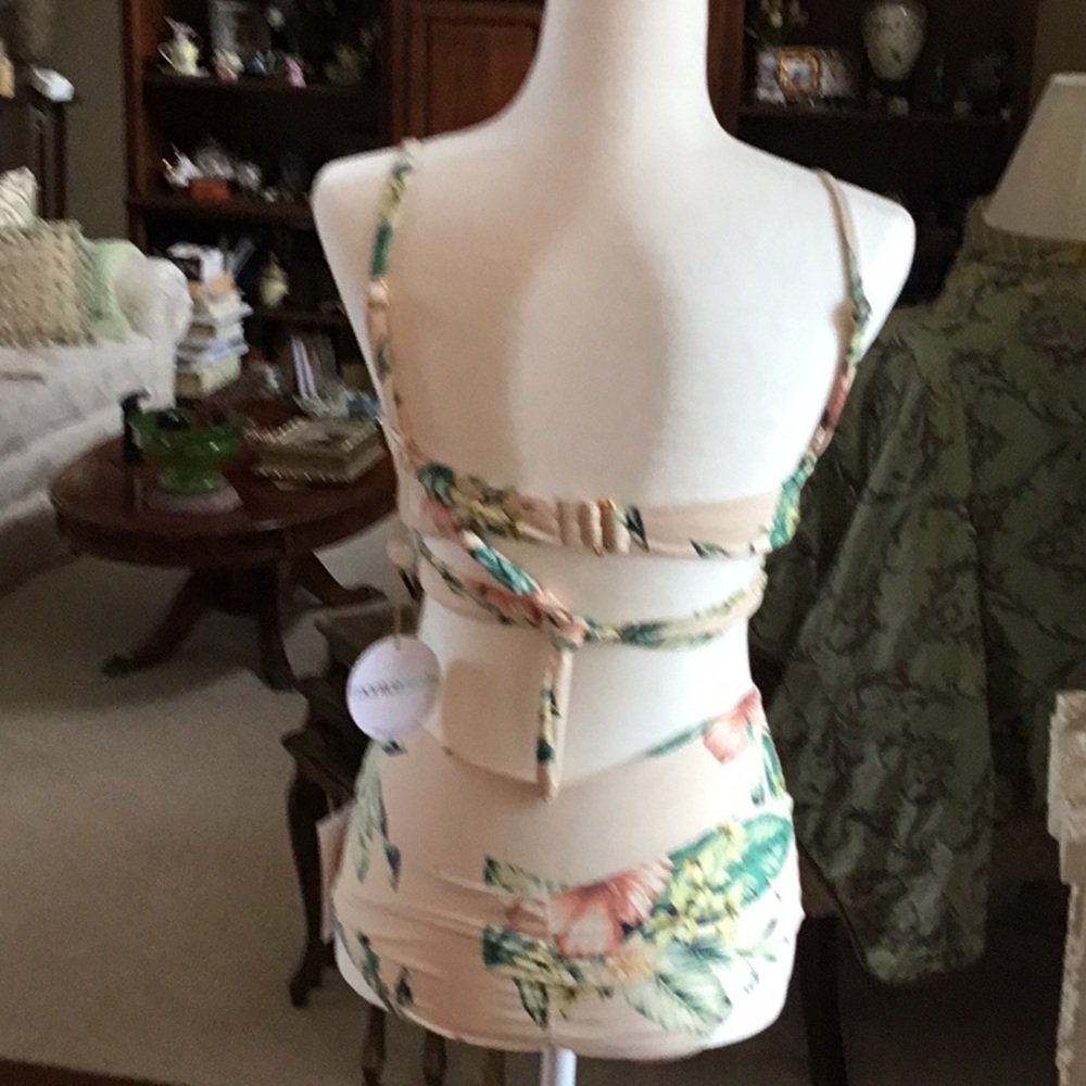 Swimsuit - Picture 4 of 5